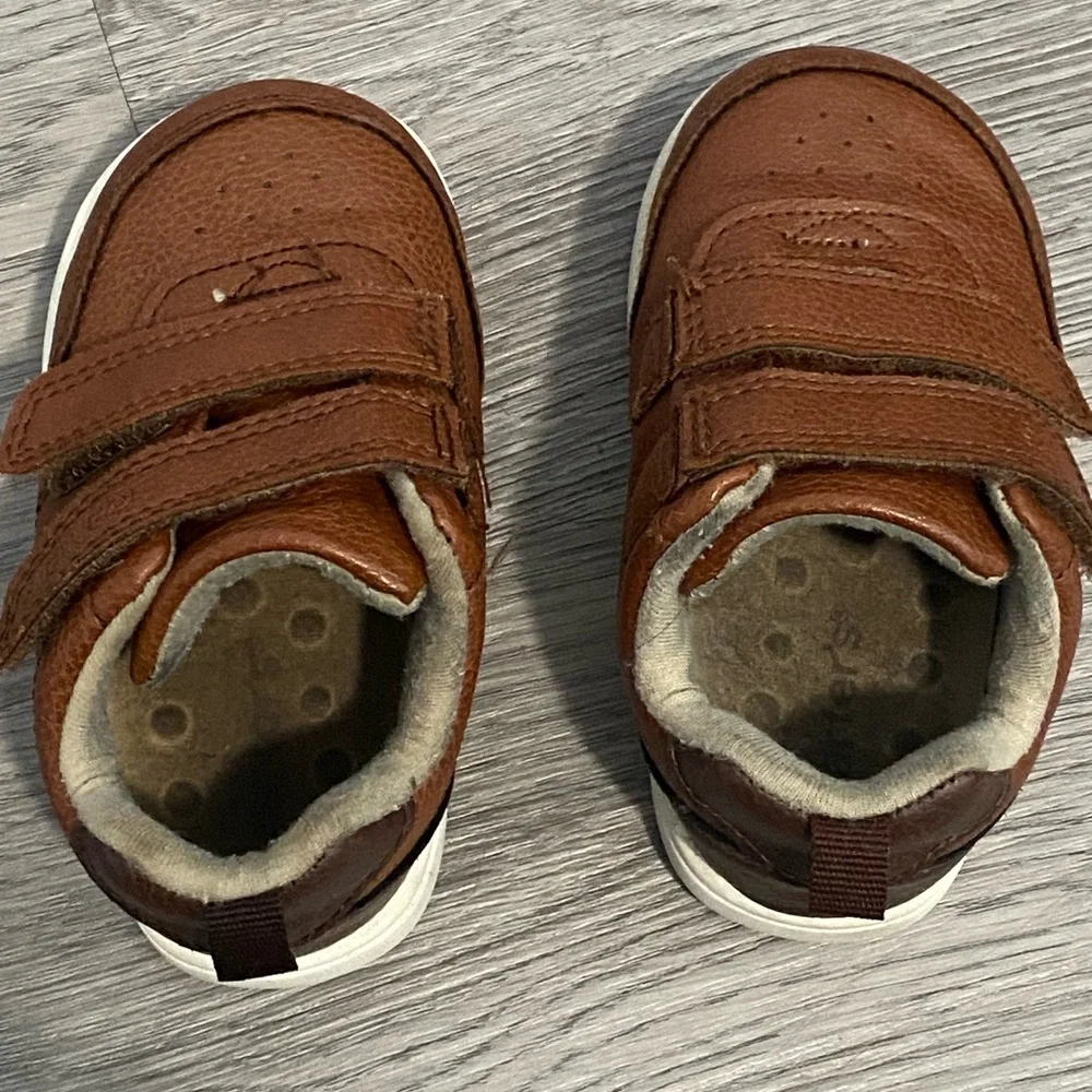 Carter’s Baby Brown First Walker Shoe Size 5